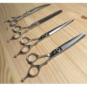 Real Groom Set de 4 foarfece Pack Monaco Real Groom Set de 4 foarfece Pack Monaco